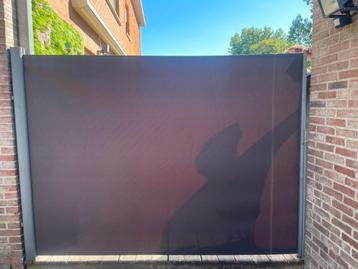 Uitrekbaar zonnescherm zwart  beschikbaar voor biedingen