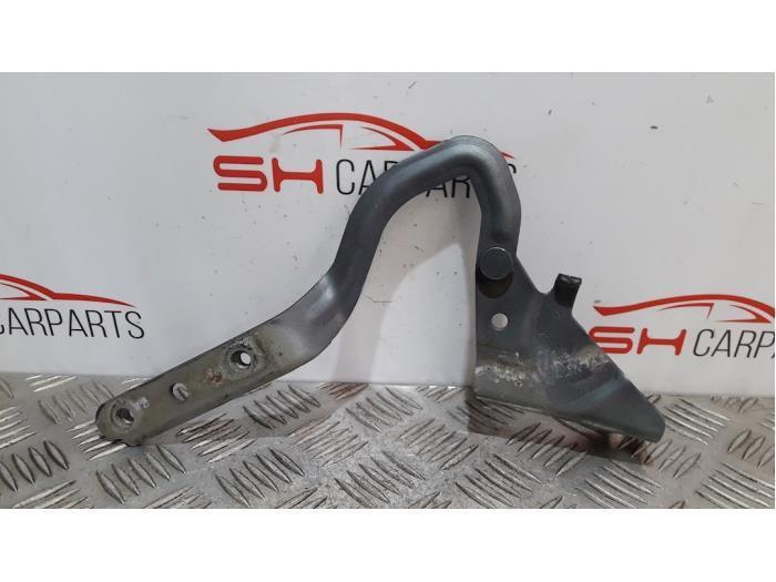 Charnière capot d'un Mercedes Vito, Autos : Pièces & Accessoires, Autres pièces automobiles, Mercedes-Benz, Utilisé, 3 mois de garantie