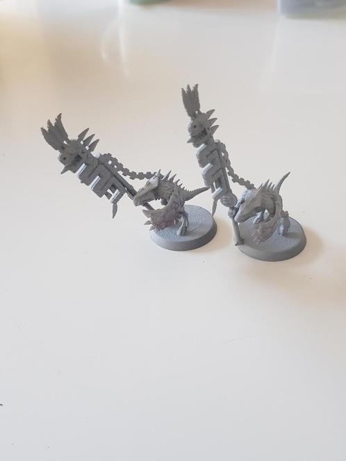warhammer age of sigmar: seraphon totem standard saurus, 2st, Hobby en Vrije tijd, Wargaming, Zo goed als nieuw, Warhammer, Figuurtje(s)