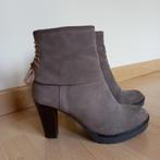 Bottines en daim, Vêtements | Femmes, Chaussures, Gris, Enlèvement ou Envoi, Comme neuf, Boots et Botinnes