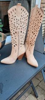 Mooie dames laars heel apart, Ophalen, Zo goed als nieuw, Beige