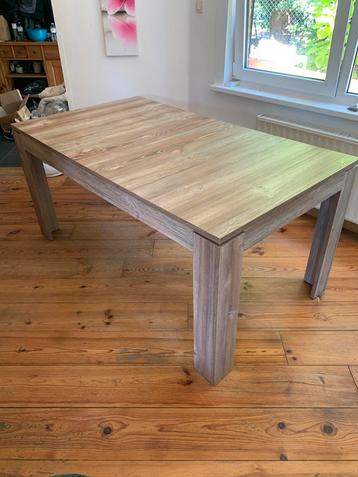 Mooie uitschuifbare eettafel 90x160 beschikbaar voor biedingen