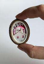 broche en celluloïd chat sur le toit au coucher du soleil, Bijoux, Sacs & Beauté, Broches, Enlèvement ou Envoi, Autres couleurs