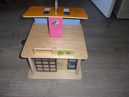 Houten poppenhuisje. (NIEUWSTAAT), Kinderen en Baby's, Speelgoed | Poppenhuizen, Nieuw, Poppenhuis, Ophalen