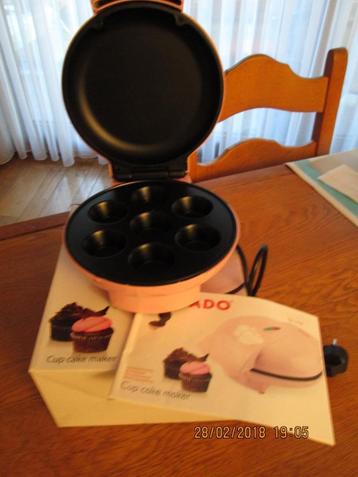 Cupcakes maker.   beschikbaar voor biedingen