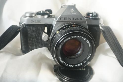 Pentax Me + Pentax-M 50mm f/2 bijna nieuw, Audio, Tv en Foto, Fotocamera's Analoog, Pentax, Ophalen of Verzenden