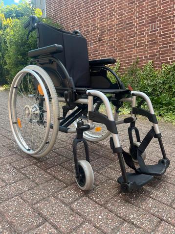 Breezy Rubix 2 gloednieuwe rolstoel beschikbaar voor biedingen