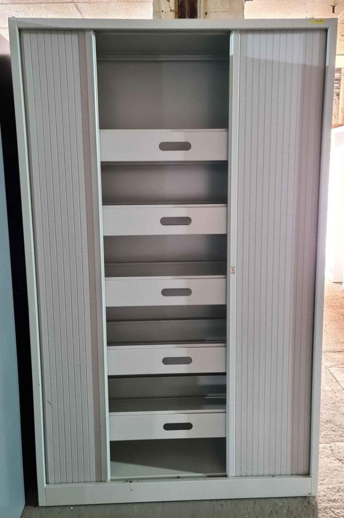Metalen kledingkast met schuifdeur voor hangende rugleuning, Huis en Inrichting, Kasten | Stellingkasten, Zo goed als nieuw, Ophalen of Verzenden
