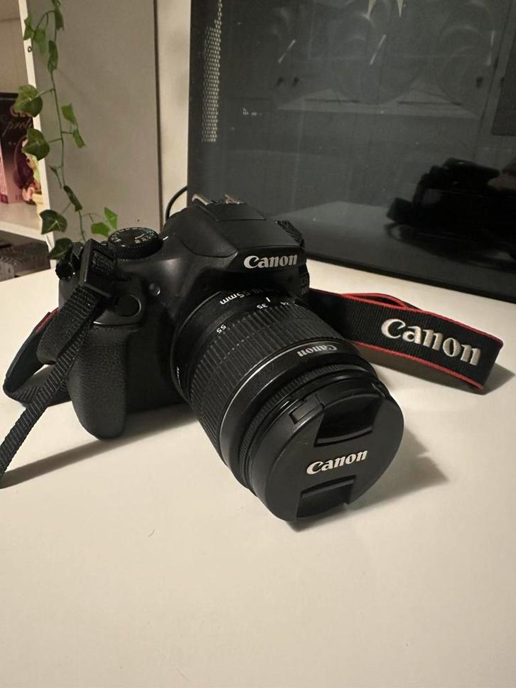 Canon EOS 1300D + EF-S 18–55mm IS II, Audio, Tv en Foto, Fotocamera's Digitaal, Gebruikt, Spiegelreflex, Canon, Ophalen of Verzenden