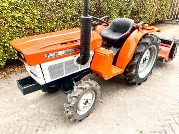 Prachtige KUBOTA B1600 4x4 met 3puntshefset beschikbaar voor biedingen