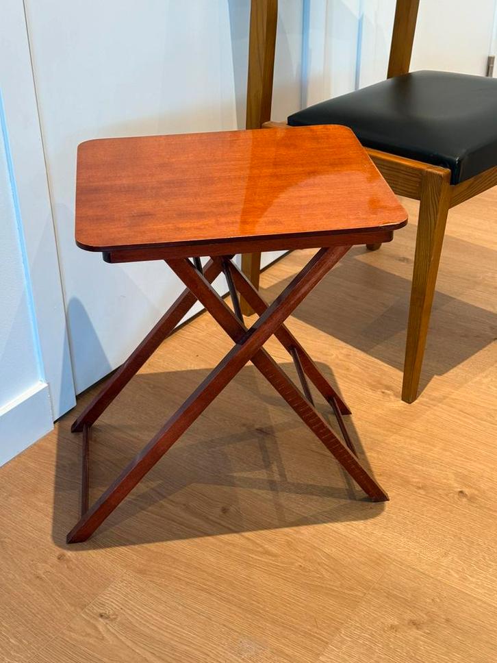 Table d’appoint pliante en bois – inspiration scandinave, Maison & Meubles, Tabourets, Utilisé, Bois, Enlèvement ou Envoi