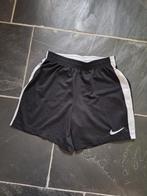 Nike short maat 146, Zo goed als nieuw, Ophalen