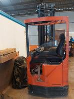Reach truck met defecte batterij / batterie défectueuse, Ophalen