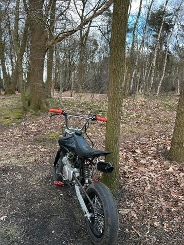 GEZOCHT DIRTBIKE/PITBIKE beschikbaar voor biedingen