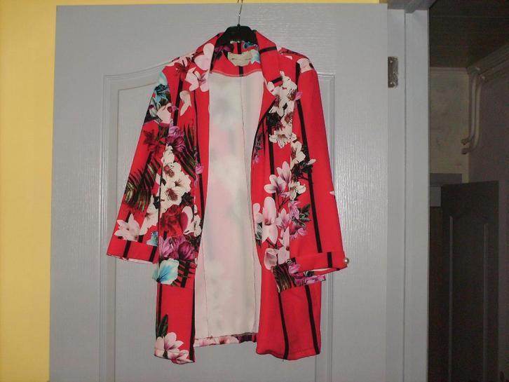 a vendre veste été dame, Vêtements | Femmes, Vestes | Été, Neuf, Rouge, Enlèvement ou Envoi