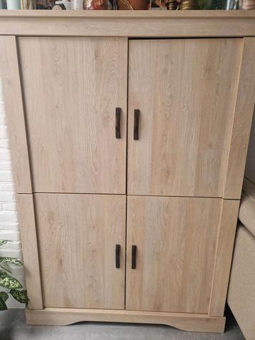 Armoire en bois