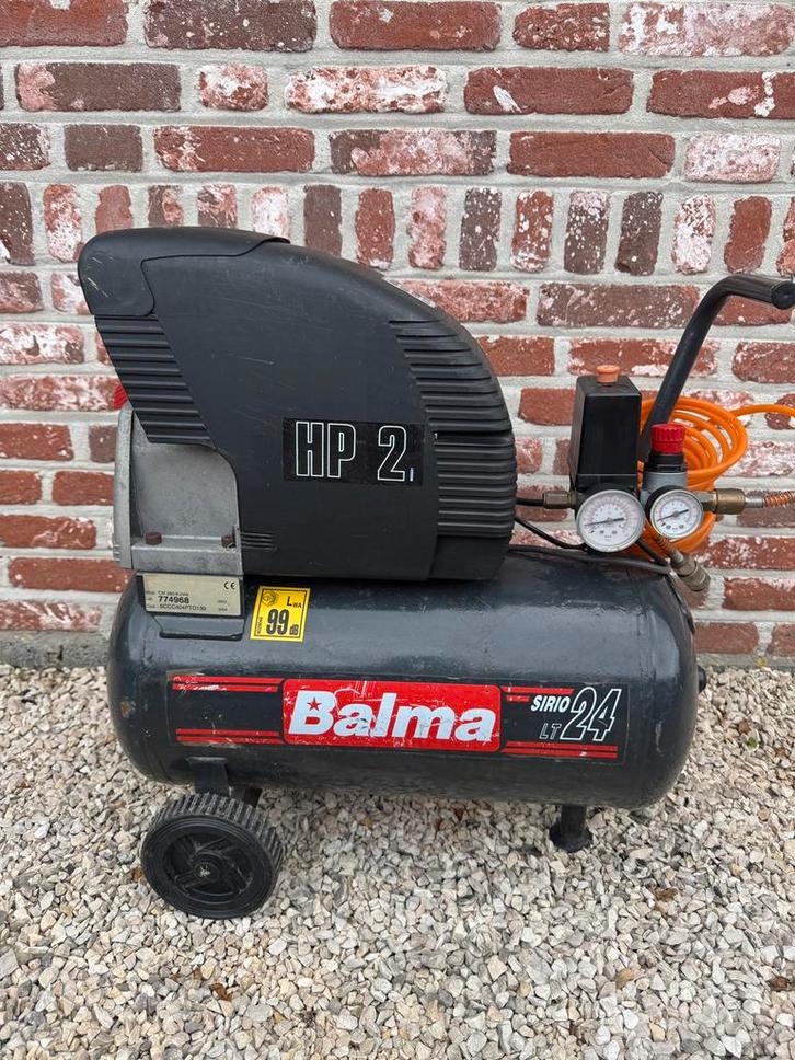 Compressor 8 bar in goede staat (lek aan meter), Doe-het-zelf en Bouw, Compressors, Gebruikt, 6 tot 10 bar, Minder dan 25 liter