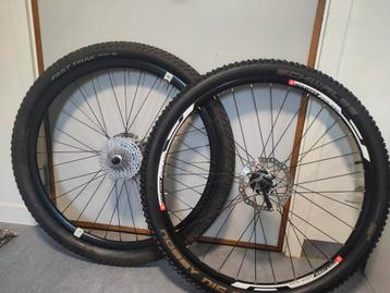 29 inch wielen met banden en cassette  beschikbaar voor biedingen