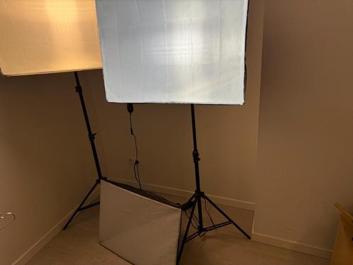 Neewer dimbare tweekleurige LED-lichtset met So, Audio, Tv en Foto, Fotografie | Fotostudio en Toebehoren, Zo goed als nieuw, Lamp of Flitsset
