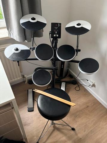 Roland TD-1K elektrische drum + Roland PM-03 versterker beschikbaar voor biedingen