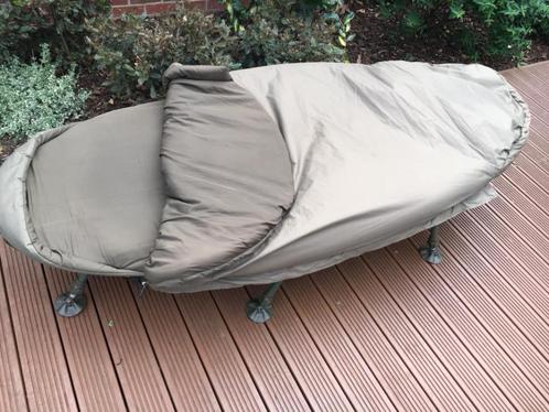 Trakker stretcher incl slaapzak, Watersport en Boten, Hengelsport | Karpervissen, Zo goed als nieuw, Complete set, Ophalen