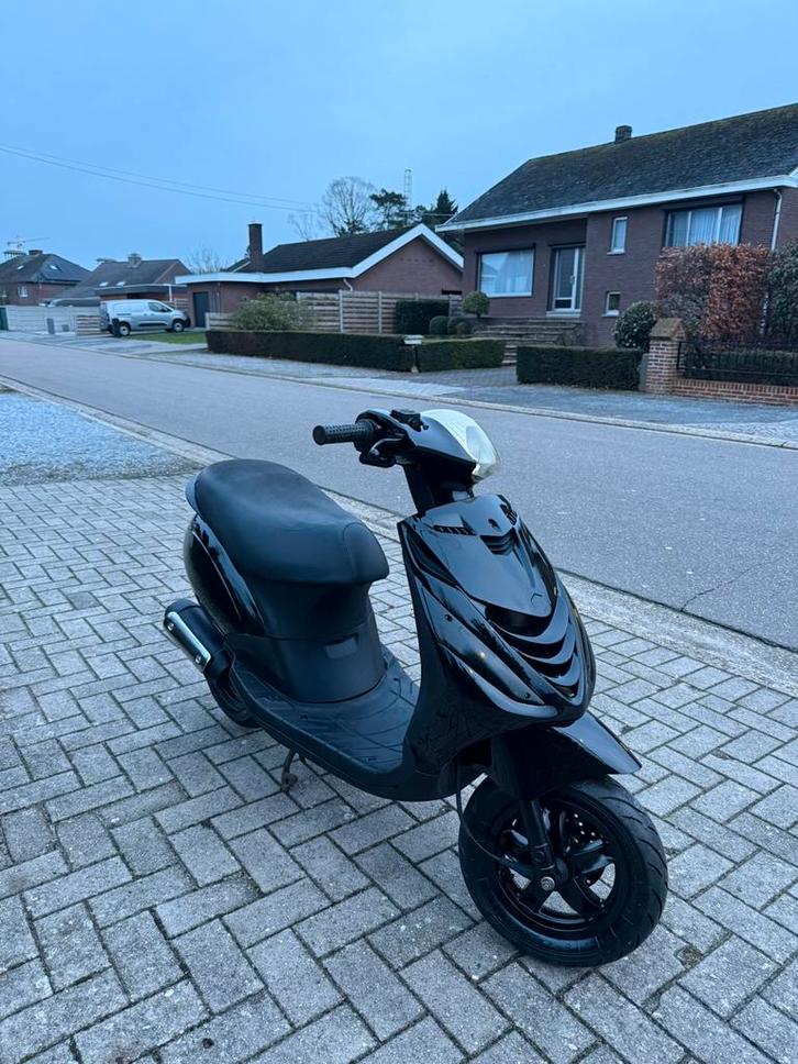 Piaggio Zip B Klasse 2 Takt, Fietsen en Brommers, Scooters | Piaggio, Zo goed als nieuw, Zip, Klasse B (45 km/u), Benzine, Ophalen