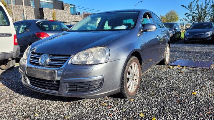 VW jetta 2.0tdi 100kw word GEKEURD AIRCO TREKHK OHBOEK 2007, Auto's, Volkswagen, Bedrijf, Te koop, Jetta, ABS, Airbags, Airconditioning