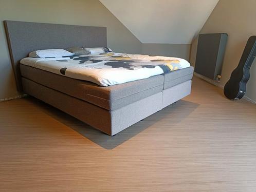 Moderne boxspring, Huis en Inrichting, Slaapkamer | Boxsprings, Ophalen