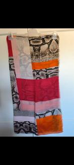 Mooie sjaal, Enlèvement ou Envoi, Écharpe