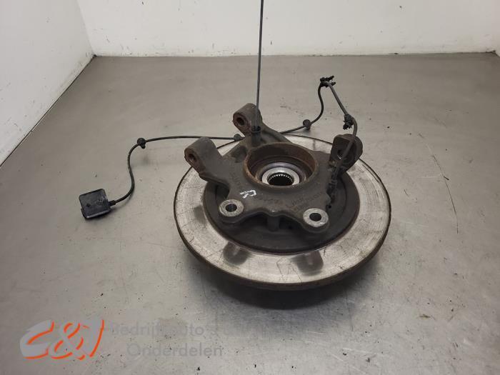 Fusee rechts-achter van een Mercedes Vito, Auto-onderdelen, Ophanging en Onderstel, Mercedes-Benz, Gebruikt, 3 maanden garantie