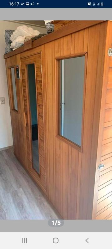 Sauna infrarouge pour 6 personnes  disponible aux enchères