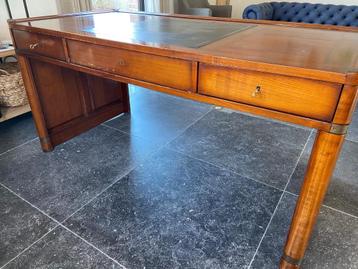 Klassiek Engels bureau met mobiele ladenblok en 2 stoelen beschikbaar voor biedingen