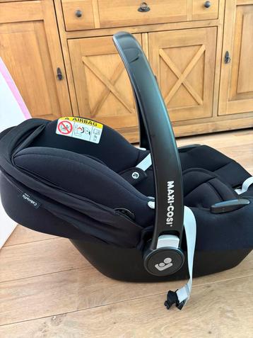 Maxi cosi Cabriofix i-size (zwart) beschikbaar voor biedingen
