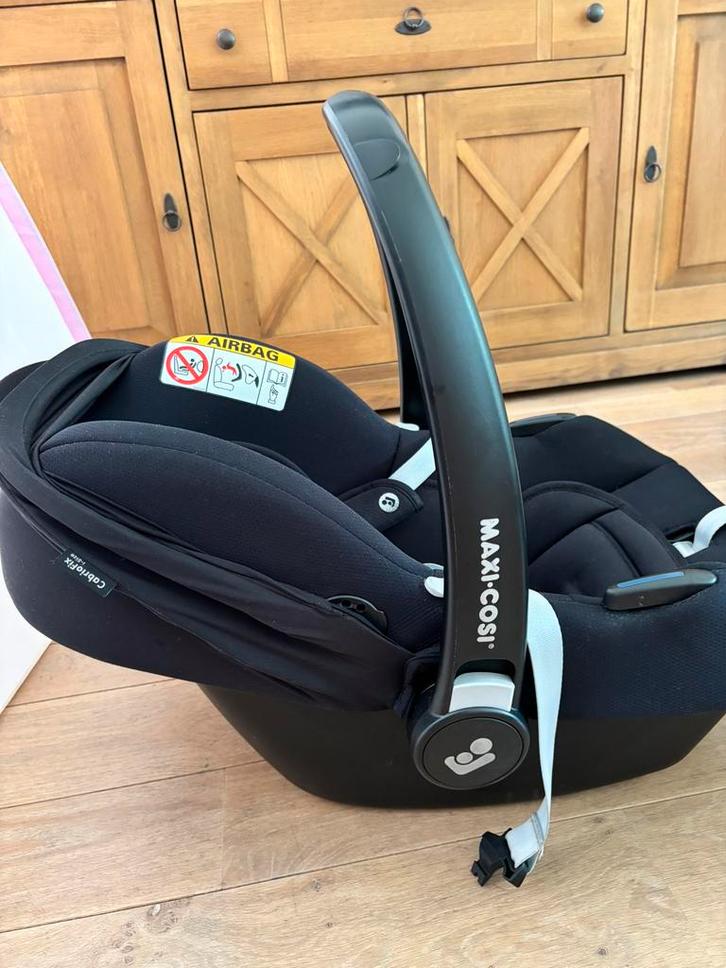 Maxi cosi Cabriofix i-size (zwart), Kinderen en Baby's, Autostoeltjes, Zo goed als nieuw, Ophalen