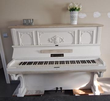 Piano beschikbaar voor biedingen