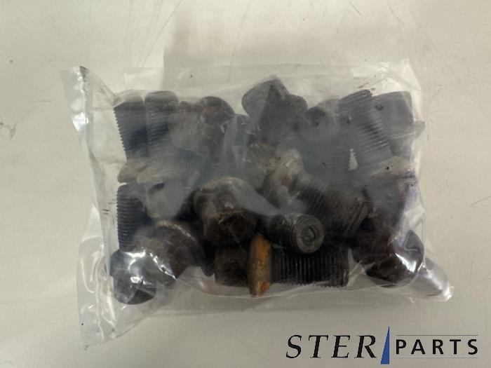 Kit boulons de roue d'un Mercedes E-Klasse, Autos : Pièces & Accessoires, Freins & Transmission, Mercedes-Benz, Utilisé, 3 mois de garantie