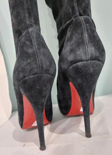 664C* Christian LOUBOUTIN sexy zwarte dijhoge laarzen (39) beschikbaar voor biedingen