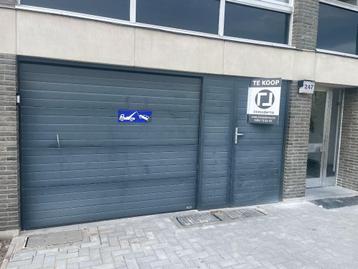 Garage met plaats voor 8 wagens in Deurne te koop  beschikbaar voor biedingen