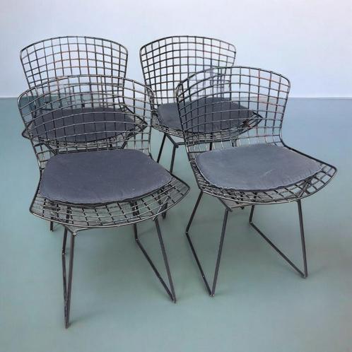 4x bertoia side chair stoel Knoll International 1970s-80s, Huis en Inrichting, Stoelen, Gebruikt, Vier, Metaal, Zwart, Ophalen of Verzenden