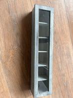 Boite à thés, Enlèvement, Boîte