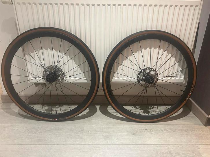 Carbon wielset bontrager elite 35 shimano body + extra’s, Fietsen en Brommers, Fietsonderdelen, Zo goed als nieuw, Racefiets, Wiel