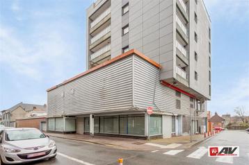 Commerce à louer à Mouscron, 1 chambre beschikbaar voor biedingen