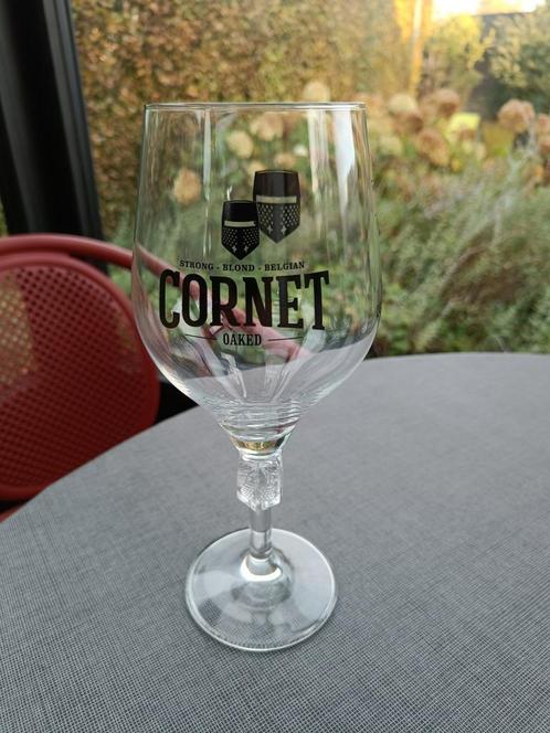 Cornet Oaked. Strong - Blond-Belgian-Inhoud: One pint- 50 cl, Collections, Verres & Petits Verres, Neuf, Verre à bière, Enlèvement ou Envoi