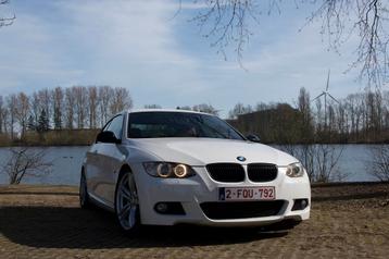 Bmw 335i, Autos, Euro 5, Carnet d'entretien, 6 cylindres, Automatique