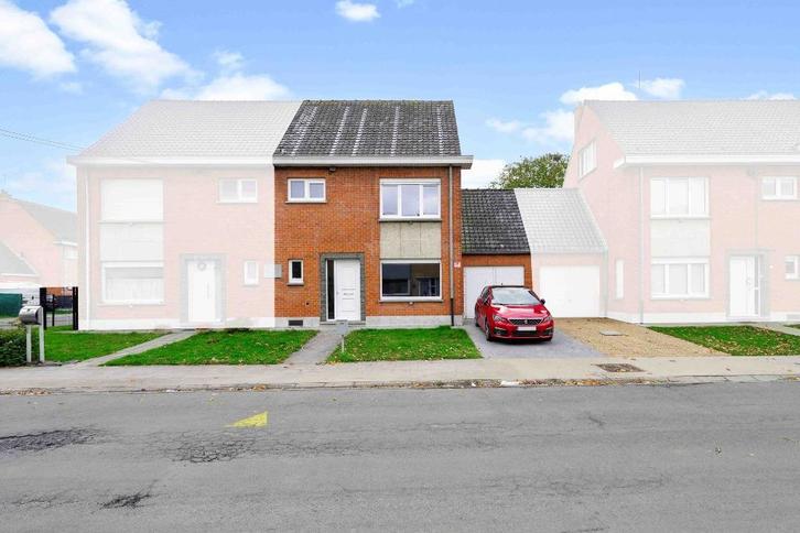 Maison avec garage et 3 chambres, Immo, Huizen en Appartementen te koop, Provincie Henegouwen, 200 tot 500 m², Tussenwoning, E