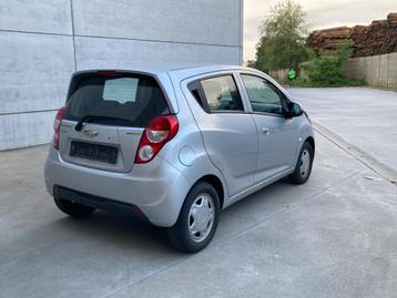 Chevrolet Spark 1.0 essence 2013 avec 89 000 km*5 portes*USB disponible aux enchères