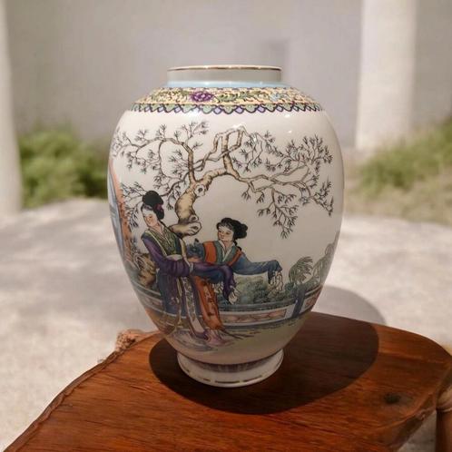 Prachtige Japanse vaas uit de jaren 60. Mooie en kleurrijke, Antiek en Kunst, Antiek | Vazen, Ophalen of Verzenden