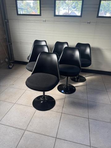 6x Zwarte Eero Saarinen 'Tulip' Stoelen (np. 300€/stuk) beschikbaar voor biedingen