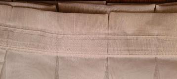 Glasgordijnen beschikbaar voor biedingen