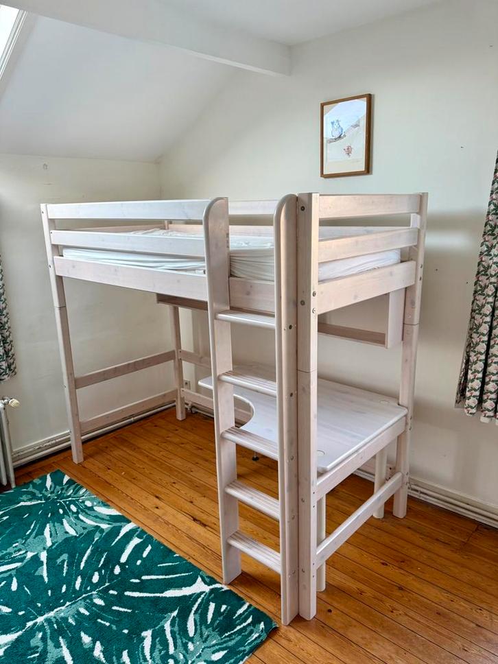 Flexa hoogbed - uitstekende staat + bureau en accessoires, Kinderen en Baby's, Kinderkamer | Stapelbedden en Hoogslapers, Gebruikt